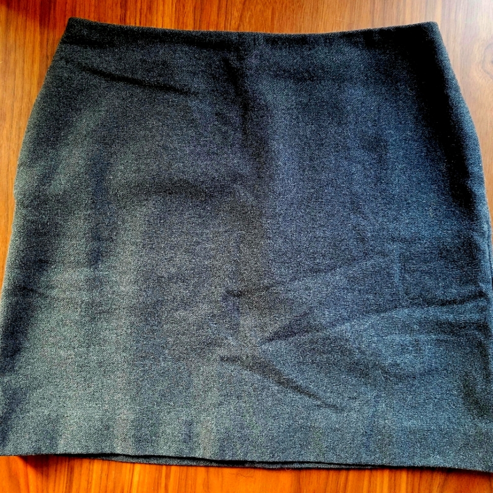 Uniqlo Dark Gray Wool Mini Skirt WITH POCKETS